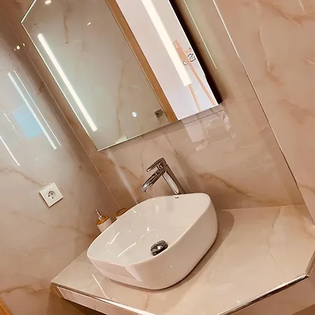 Nikludin Suites&studios *