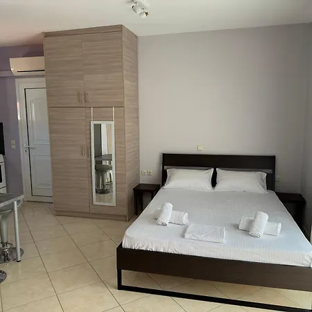 Nikludin & Ferienhaus Laganas