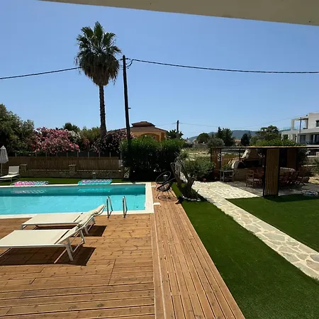 Ferienhaus Nikludin &