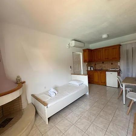 Ferienhaus Nikludin &