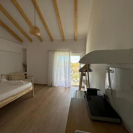Nikludin & Case de vacanță Laganas