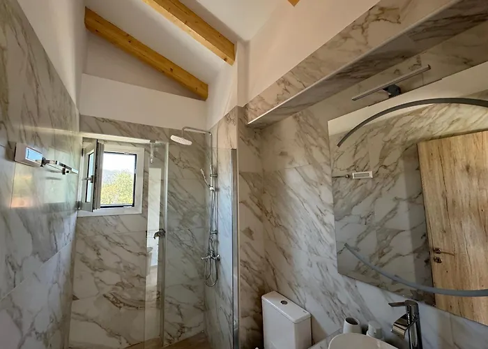 Nikludin & Tatil Evi
